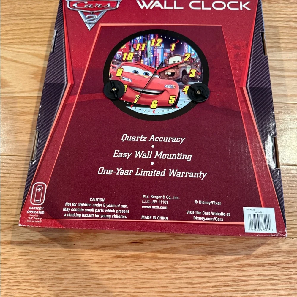 Disney Pixar Cars 10'' wall clock featuring Lightning McQueen by Toys